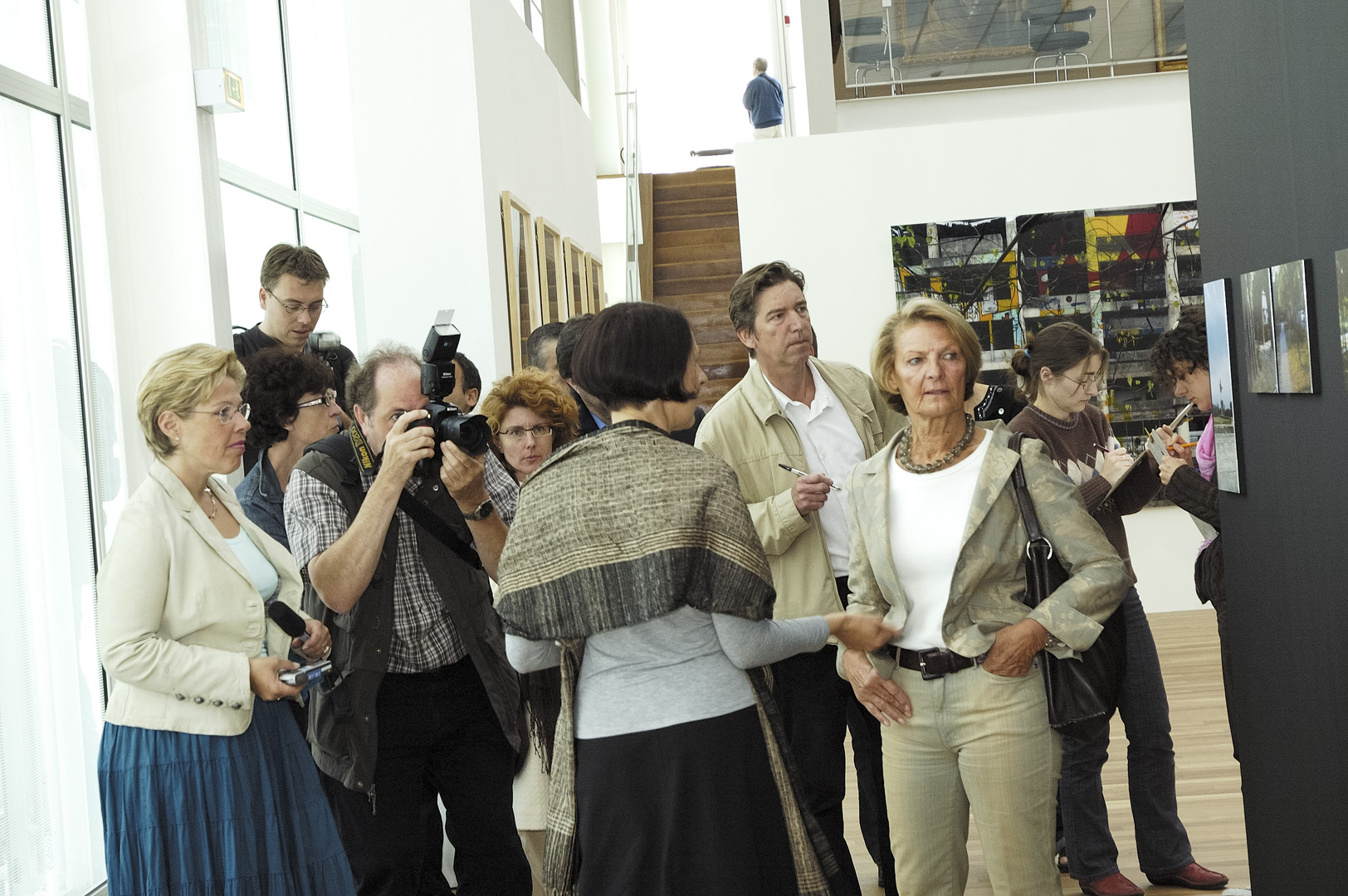 Présentation de l'exposition "Brasilia – Chandigarh - Le Havre" au musée Malraux du Havre (tour de la conservatrice, de l'élue à la culture, des journalistes et des médiatrices) Le Havre, 2007.